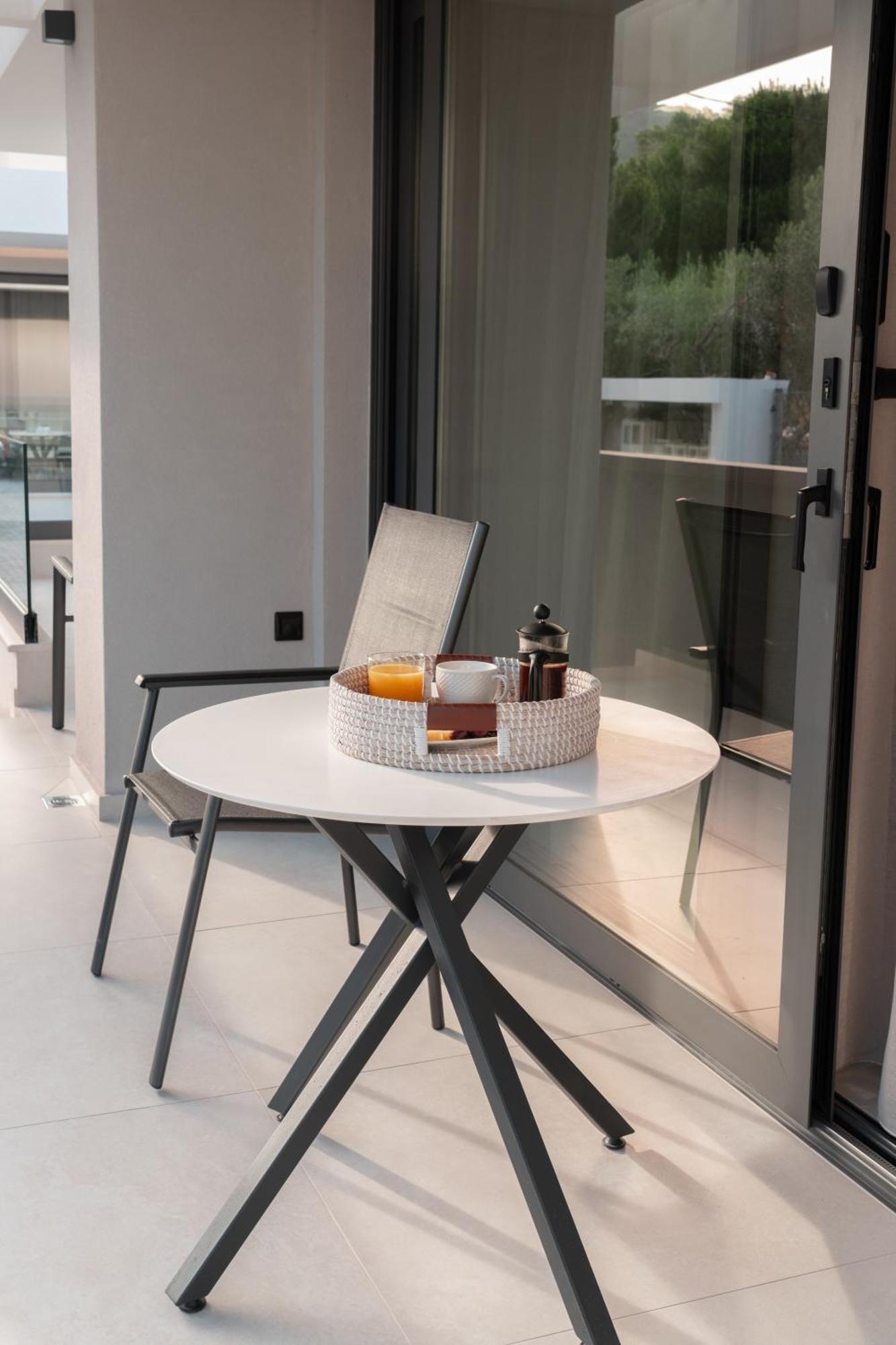 Sealuxe Living Aparthotel Nea Iraklitsa Εξωτερικό φωτογραφία