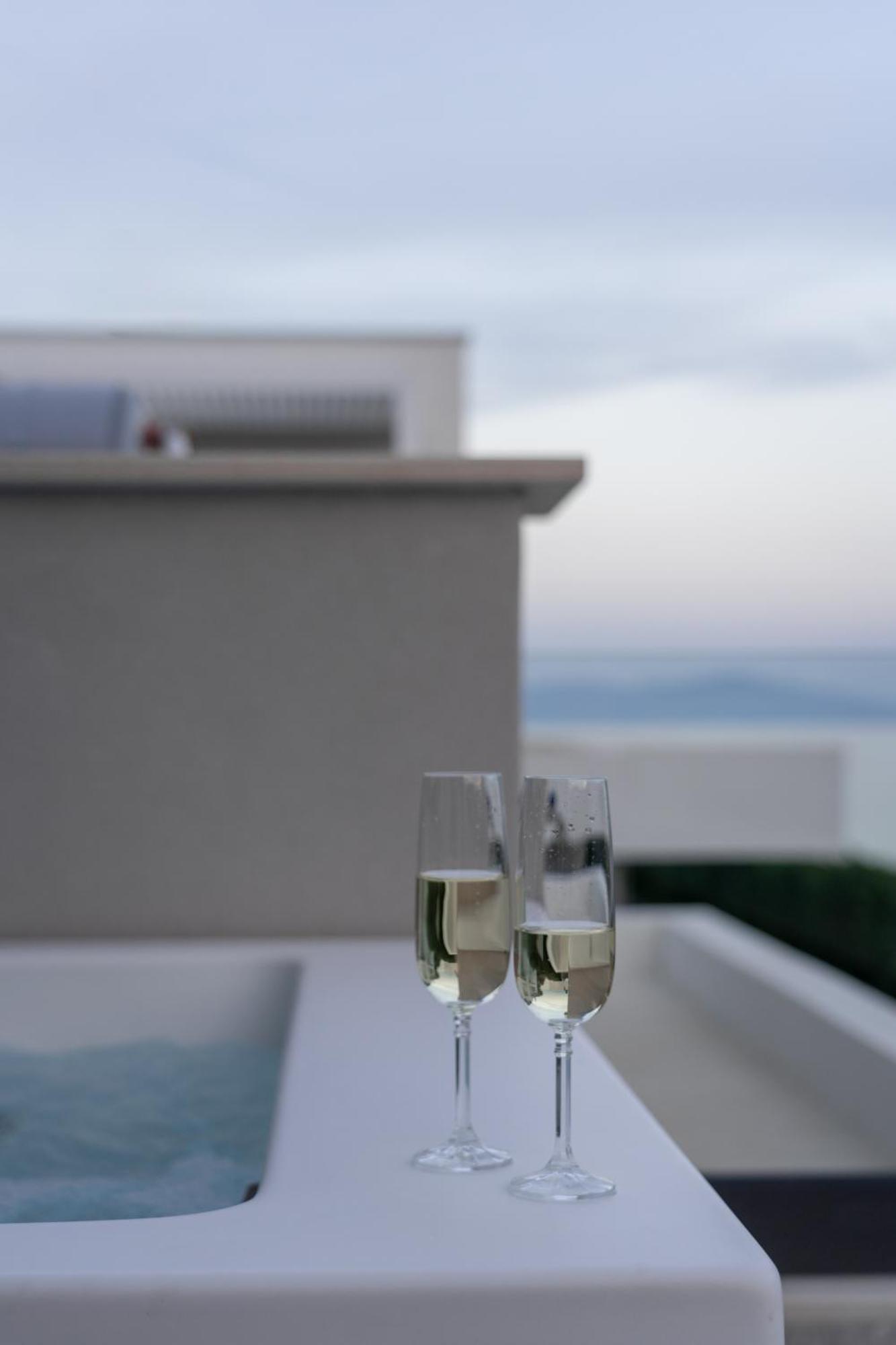 Sealuxe Living Aparthotel Nea Iraklitsa Εξωτερικό φωτογραφία