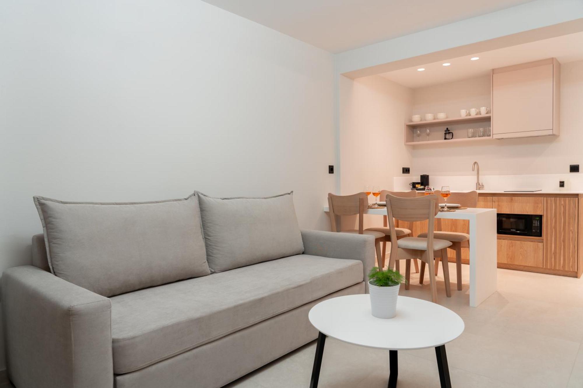 Sealuxe Living Aparthotel Nea Iraklitsa Εξωτερικό φωτογραφία
